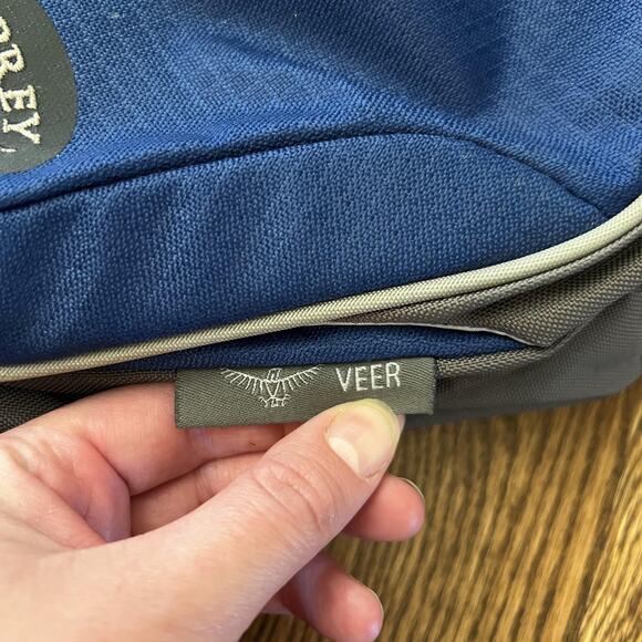 Osprey Veer Sling Backpack Recycled Blue Gray 12x10 Mesh Pocket Travel Bag - Picture 6 of 10